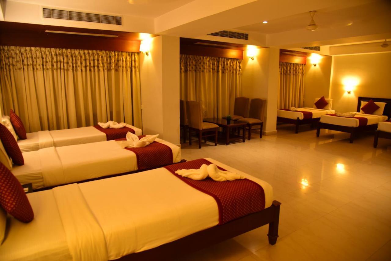 טירופאטי The Bhimas Residency Hotels מראה חיצוני תמונה