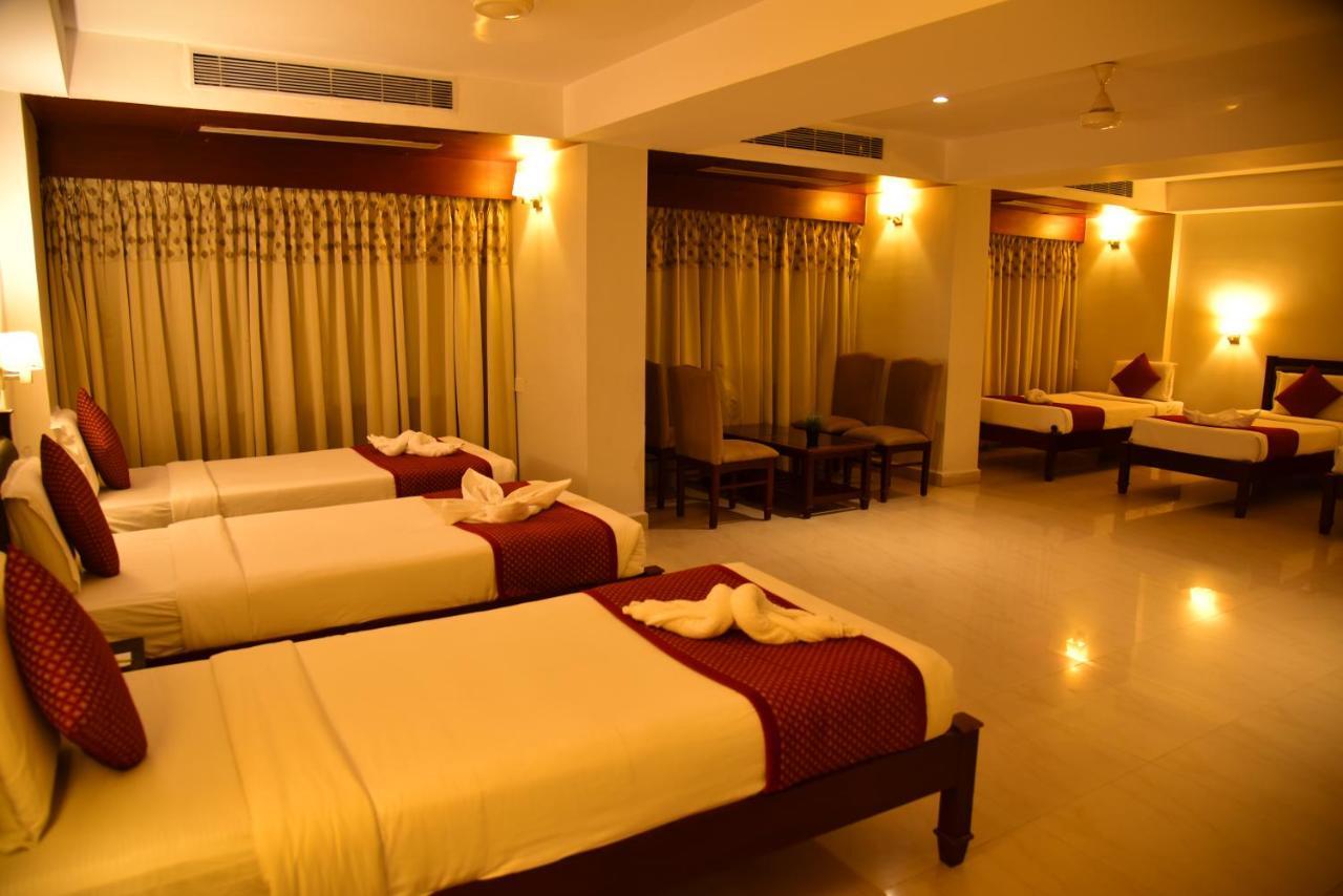 טירופאטי The Bhimas Residency Hotels מראה חיצוני תמונה